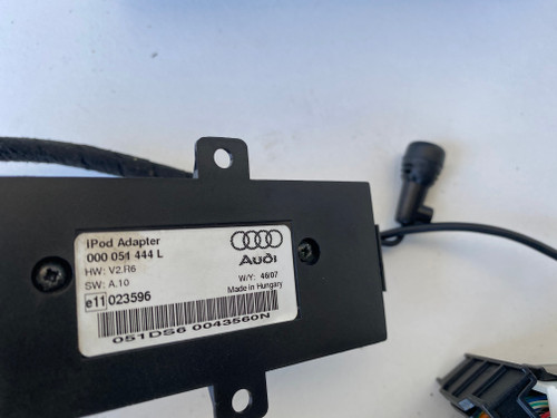 AUDI A3 8P USED SYMPHONY RADIO I POD ADAPTER AND BLUETOOTH KIT