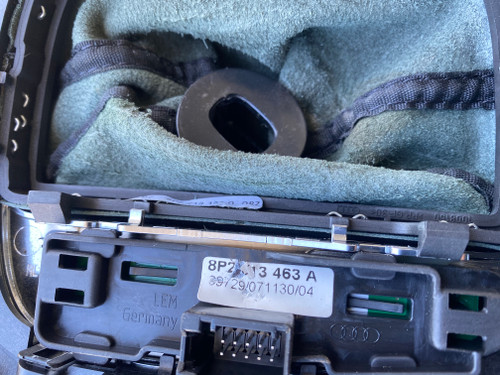 AUDI A3 8P USED AUTO SHIFTER SURROUND AND GEAR KNOB 