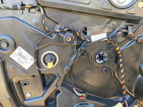 VW GOLF MK6 USED LHF WINDOW REGULATOR 5K2 837 729 P