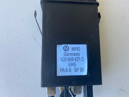 VW BEETLE USED REAR DEMISTER SWITCH 1C0 959 621 C
