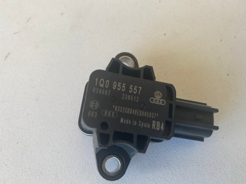 VW EOS USED AIRBAG CRASH SENSOR 1Q0 955 557