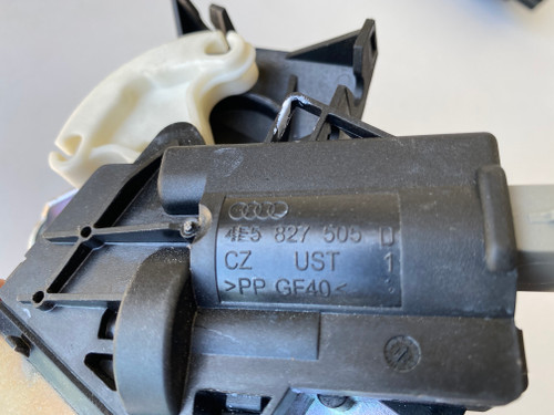 VW EOS JETTA  USED BOOT LOVK ACTUATOR 4F5 827 505 D