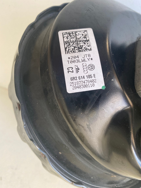 VW POLO 6R  USED BRAKE BOOSTER 6R2 614 105 E