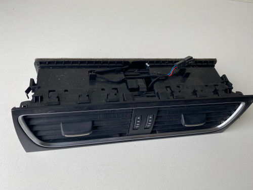 AUDI A4 A5 USED CENTRE AIR VENT 8T2 820 951 C