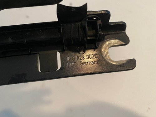 VW GOLF JETTA MK5 USED RH BLACK BONNET HINDGE 1K0 823 302 C