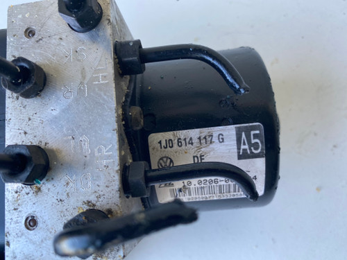 VW GOLF MK4 USED ABS PUMP 1J0 614 112 G  1C0 907 379 L