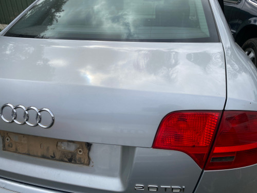 AUDI A4 B7 2004-2008 USED BOOT LID IN SILVER Y7W PAINT CODE 