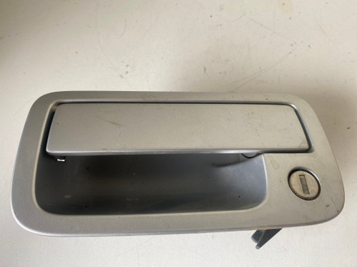 VW AMAROK USED TAILGATE HANDLE IN SILVER 2H5 829 505 E