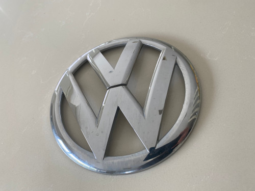VW AMAROK USED TAILGATE EMBLEM 2010-2016
