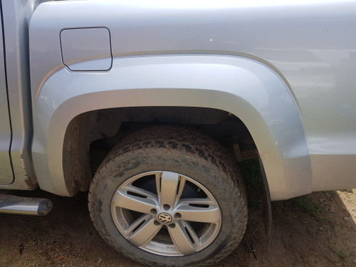 VW AMAROK USED LHR WHEEL ARCH FLARE IN SILVER LA7W 2HH 853 817