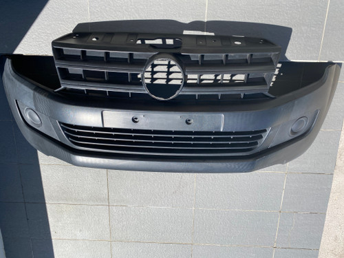 VW AMAROK 2011-2013 USED FRONT BUMPER BAR WITH GRILLE 2H0 807 221 B
