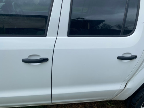 VW AMAROK USED LHR DOOR SHELL IN WHITE B9A