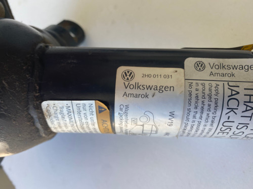 AMAROK USED JACK 7H0 601 151 B