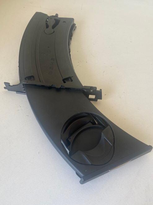 BMW E90 USED CENTRE CUP HOLDER IN BLACK COLOUR 5145 7127462TE