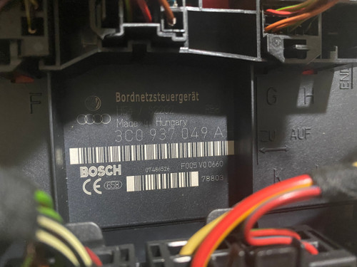 VW GOLF/JETTA/PASSAT MK5 CENTRAL ELECTRONICS CONTROL BOX BCM 3C0 937 049 A