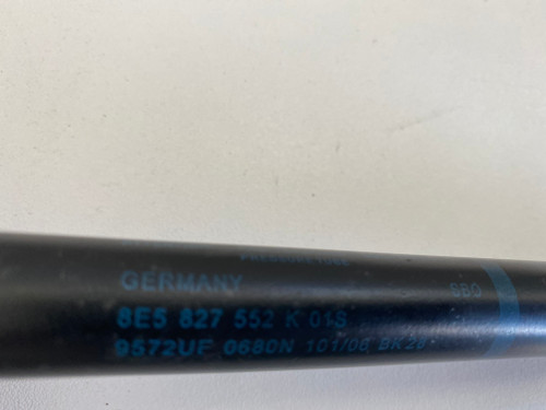 AUDI A4 B7 USED BOOT SHOCKS 8E5 827 552