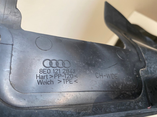 AUDI A4 B7 USED RADIATOR AIR DUCTS 8E0 121 284 J  8E0 121 283 AC