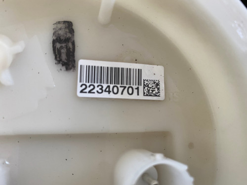 BMW E90 320I USED FUEL PUMP  7.197 048