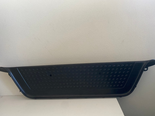 VW AMAROK DUAL CAB NEW GENUINE REAR CENTRE STEP 2H7 907 502 C