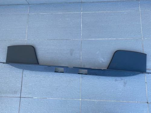 VW AMAROK DUAL CAB NEW GENUINE REAR  STEP 2H7 807 512 C  / D