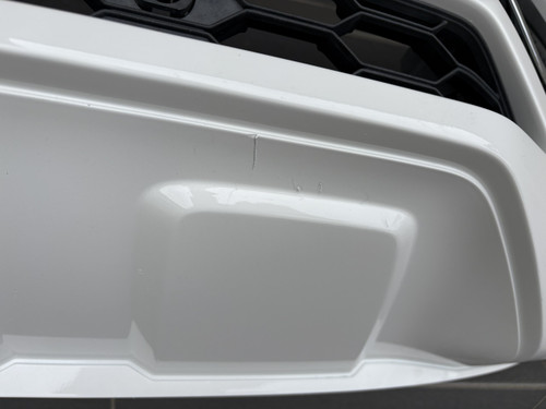 VW AMAROK 2017-2021 USED GENUINE FRONT COMPLETE BUMPER BAR IN WHITE B9A   2H6 807 221 A