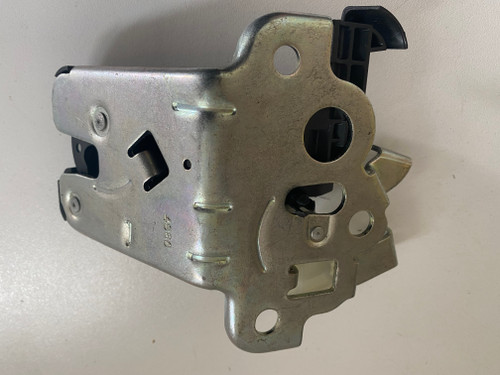 AUDI A4 B8 SEDAN USED BOOT LOCK MECHANISM  8K9 827 505 A