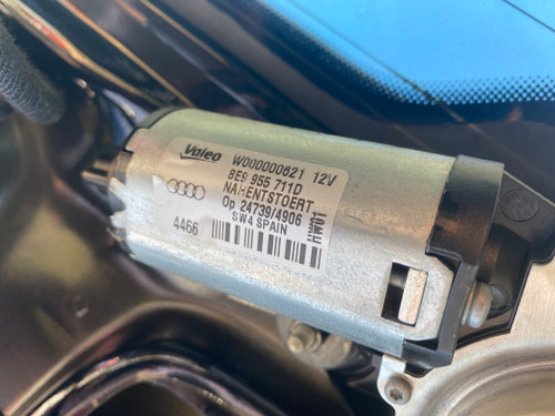 AUDI A4 B7 WAGON USED TAILGATE WIPER MOTOR 8E9 955 711 D