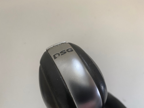 VW TIGUAN 7 SPEED AUTO USED GEARKNOB WITH BOOTH