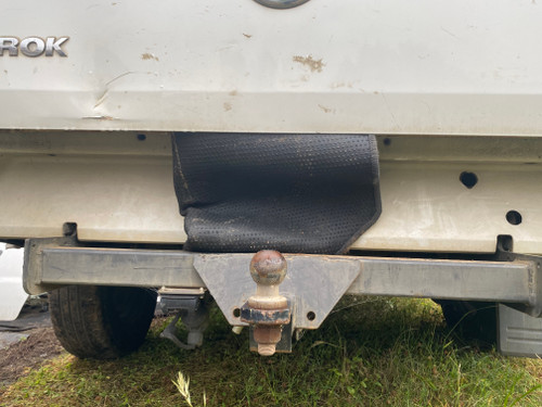 VW AMAROK CORE MODELS USED GENUINE TOW BAR KIT VGA 803 921 AM11