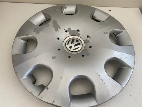 VW BEETLE USED HUB CAP  1C0 601 147 P