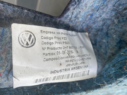 VW AMAROK USED REAR RUBBER FLOOR COVERING IN BLACK 2H7 863 711 J RX9