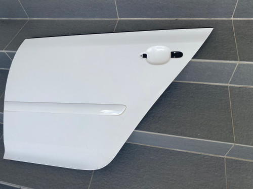 VW GOLF MK5 USED LHR DOOR SKIN IN WHITE B9A PAINT CODE