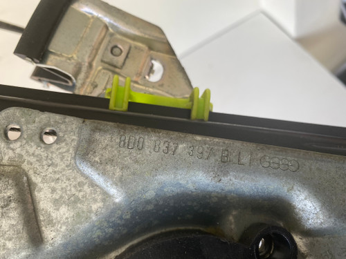 AUDI A4 B5 USED LHF WINDOW REGULATOR 8D2 837 461