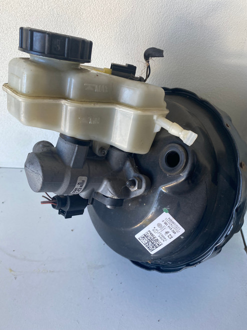 AUDI A1 POLO  6R USED BRAKE BOOSTER 6R2 614 105 F