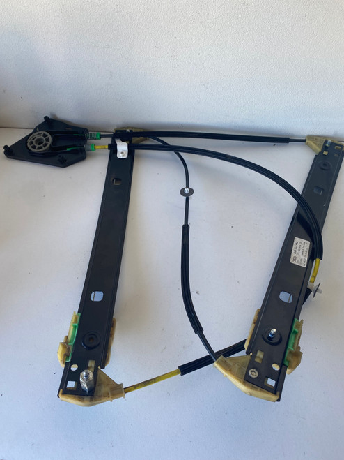 AUDI A1 5 DOOR USED RHF WINDOW REGULATOR 8X4 637 462
