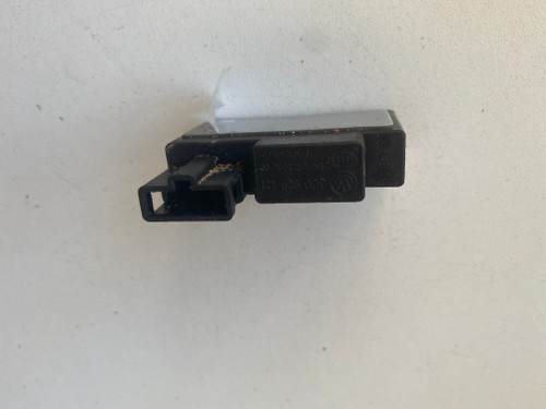 VW AUDI USED KEYLESS NTRY ANTENNA 3C0 909 141