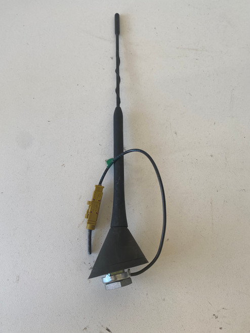 AUDI A1 USED ROOF ANTENNA WITH THE BASE 8X0 035 501 A