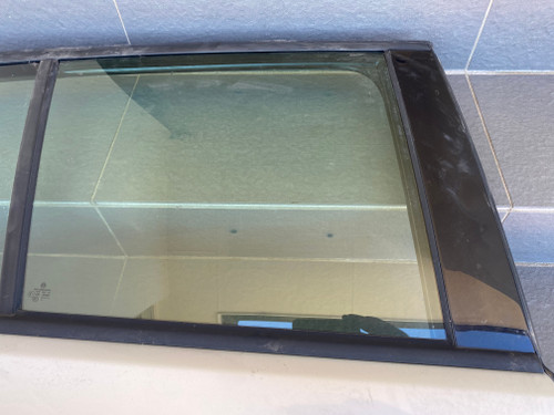 VW TIGUAN 5N USED RHR DOOR GLASS 