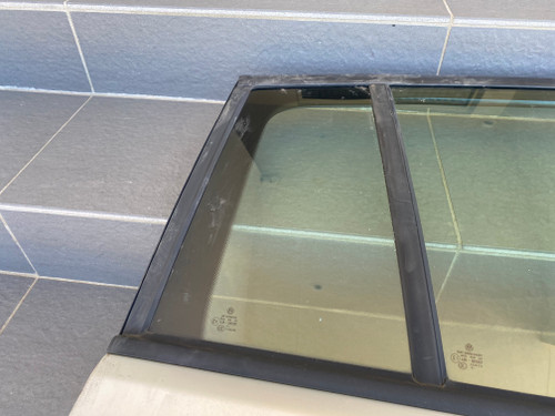 VW TIGUAN 5N USED RHR DOOR QUARTER GLASS