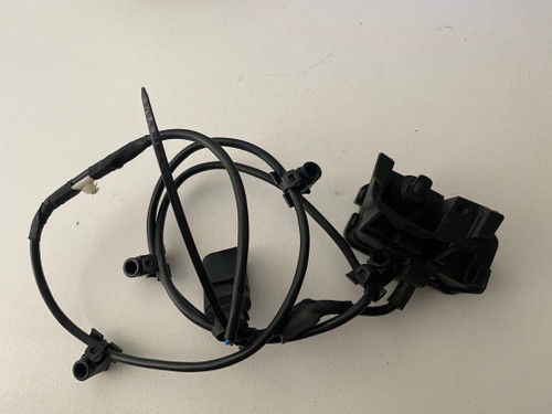 VW AMAROK USED GENUINE FUEL FLAP SWITCH 2H6 810 773 A