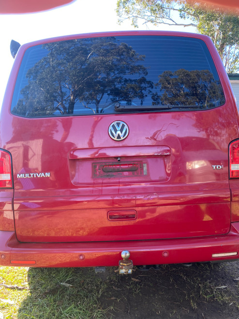 VW MULTIVAN T5 TAILGATE IN RED A3H PAINT CODE