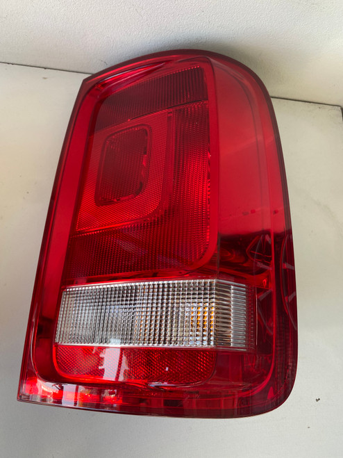 VW AMAROK DUAL CAB USED RH TAILLIGHT 2H2 945 096 A