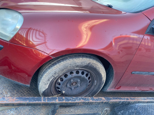 VW GOLF MK5 USED LH GUARD IN RED A3W PAINT CODE