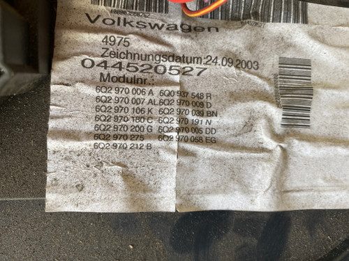 VW POLO 9N EARLY USED FUSE LINKS LOCATED ON TOP THE BATERRY 6Q2 970 006 A