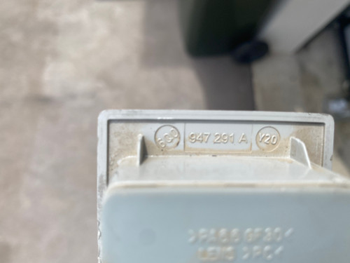 VW AMAROK USED REAR ROOF INTERIOR LIGHT 6Q0 947 291 A