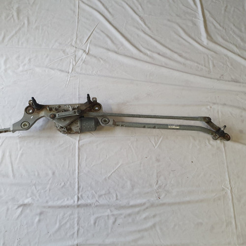 VW TOUAREG 7P USED WINDSCREEN WIPER MOTOR AND LINKAGES 7P0 955 120