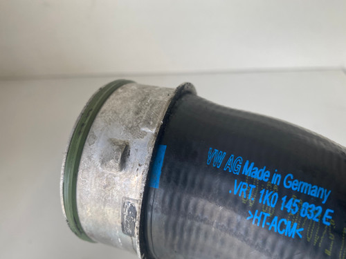 VW GOLF MK5 2L TDI USED INTERCOOLER HOSE 1K0 145 032 E