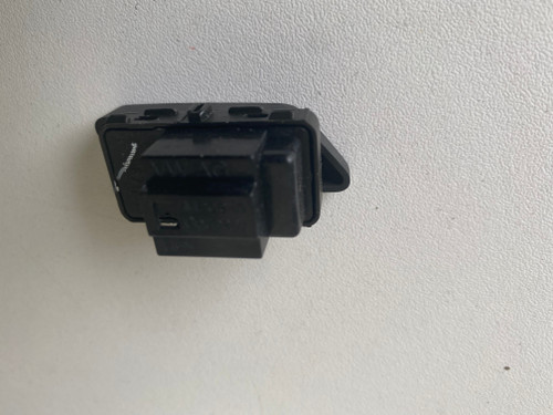 VW GOLF MK7 USED CENTRAL LOCKING SWITCH 5G0 962 126 A