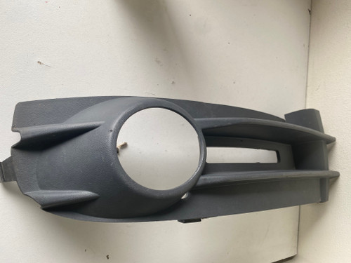 VW CADDY LIFE USED RH LOWER BAR GRILLE 2K0 853 684 A