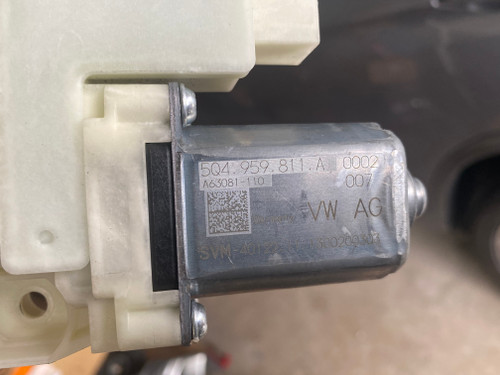 VW GOLF MK7 USED LHR WINDOW MOTOR 5Q4 959 811 A